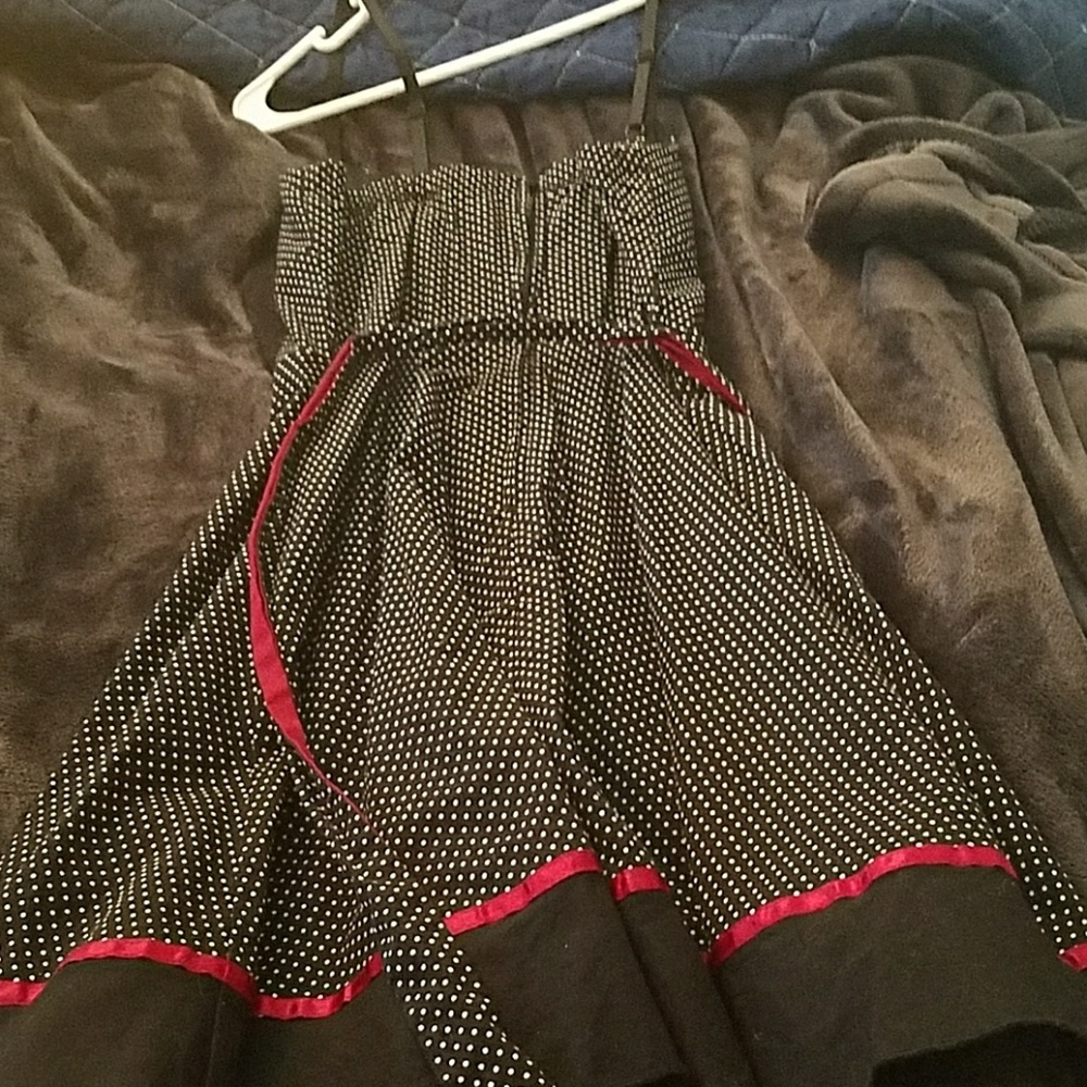 Dress - Picture 3 of 3